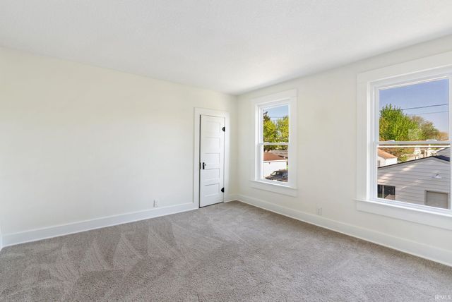 1652 High Street, Fort Wayne, IN 46808