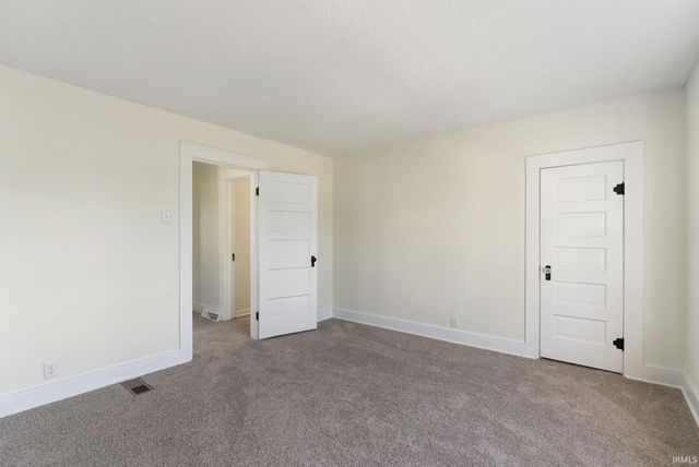 1652 High Street, Fort Wayne, IN 46808