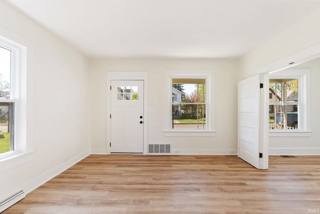 1652 High Street, Fort Wayne, IN 46808