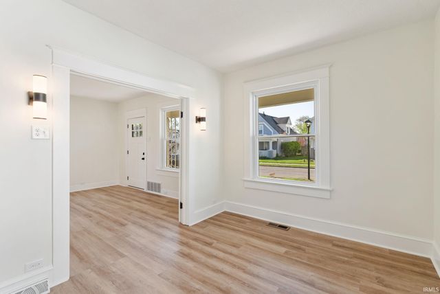 1652 High Street, Fort Wayne, IN 46808