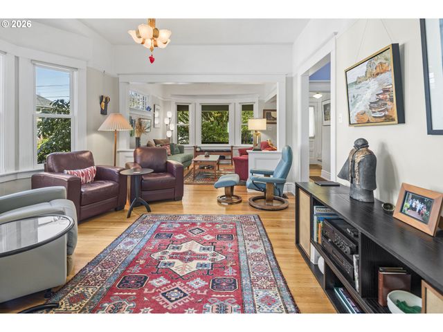 2217 Ne 12TH Ave, Portland, OR 97212