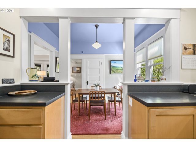 2217 Ne 12TH Ave, Portland, OR 97212