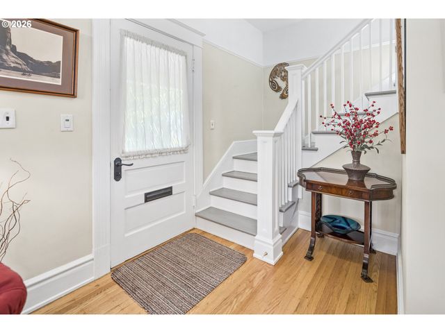 2217 Ne 12TH Ave, Portland, OR 97212