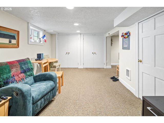 2217 Ne 12TH Ave, Portland, OR 97212