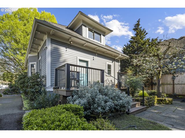 2217 Ne 12TH Ave, Portland, OR 97212