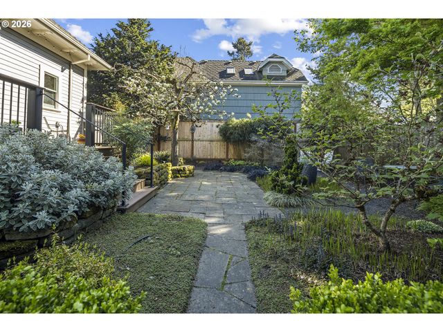 2217 Ne 12TH Ave, Portland, OR 97212