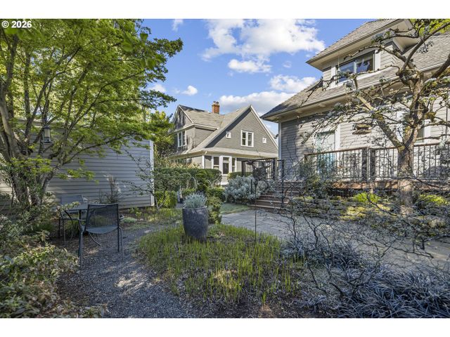 2217 Ne 12TH Ave, Portland, OR 97212