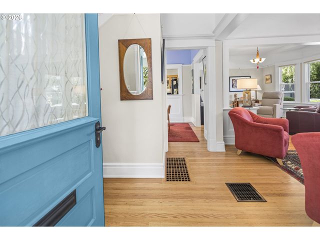 2217 Ne 12TH Ave, Portland, OR 97212