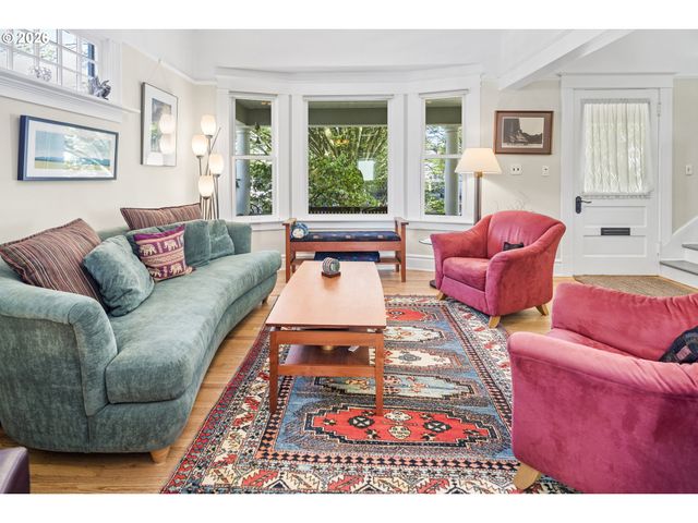 2217 Ne 12TH Ave, Portland, OR 97212
