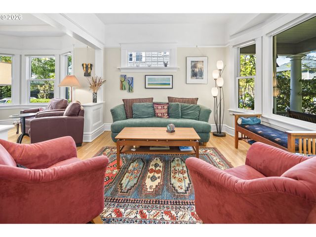 2217 Ne 12TH Ave, Portland, OR 97212