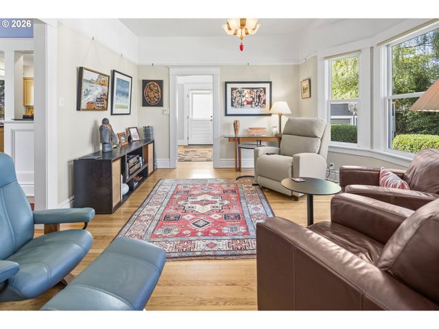 2217 Ne 12TH Ave, Portland, OR 97212
