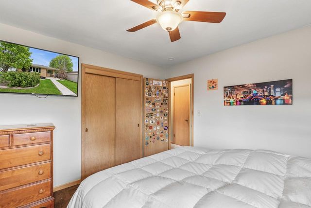 2920 Cudahy AVENUE, Saint Francis, WI 53235