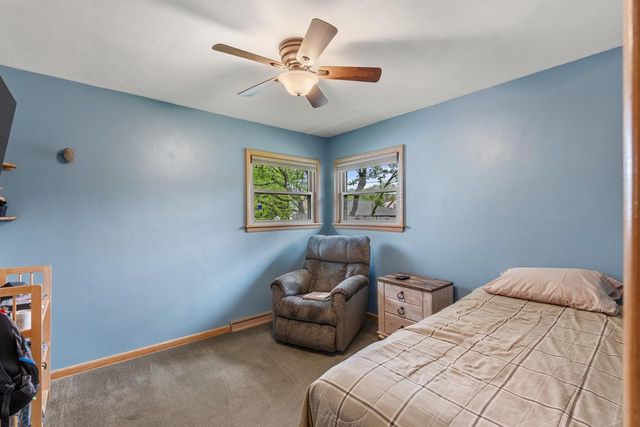 2920 Cudahy AVENUE, Saint Francis, WI 53235
