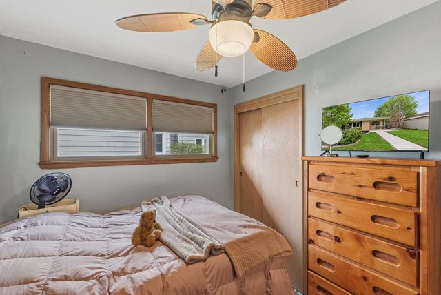 2920 Cudahy AVENUE, Saint Francis, WI 53235