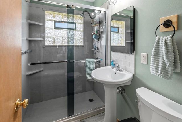 2920 Cudahy AVENUE, Saint Francis, WI 53235