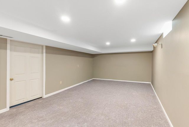 2920 Cudahy AVENUE, Saint Francis, WI 53235