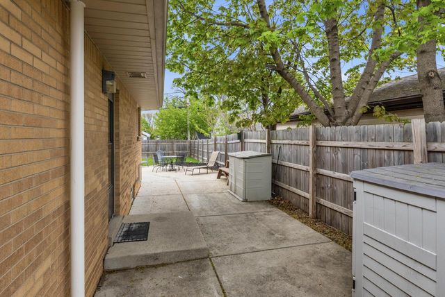 2920 Cudahy AVENUE, Saint Francis, WI 53235