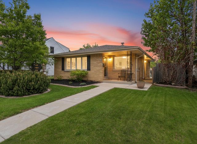 2920 Cudahy AVENUE, Saint Francis, WI 53235