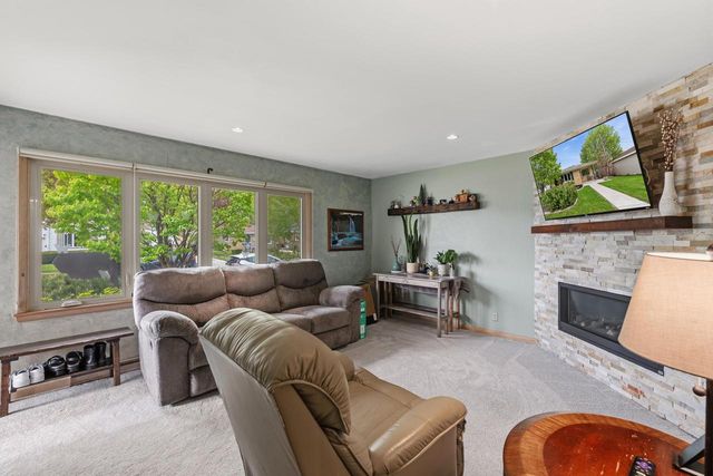 2920 Cudahy AVENUE, Saint Francis, WI 53235