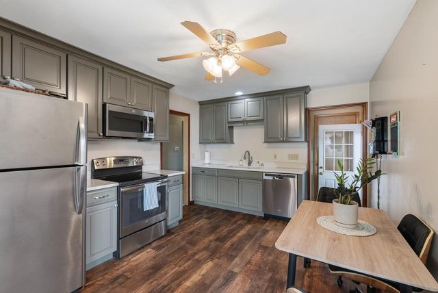 2920 Cudahy AVENUE, Saint Francis, WI 53235