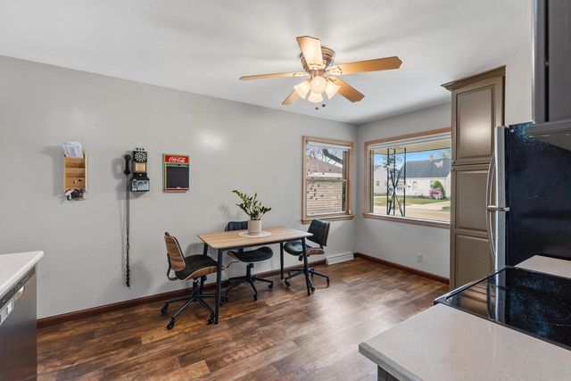 2920 Cudahy AVENUE, Saint Francis, WI 53235