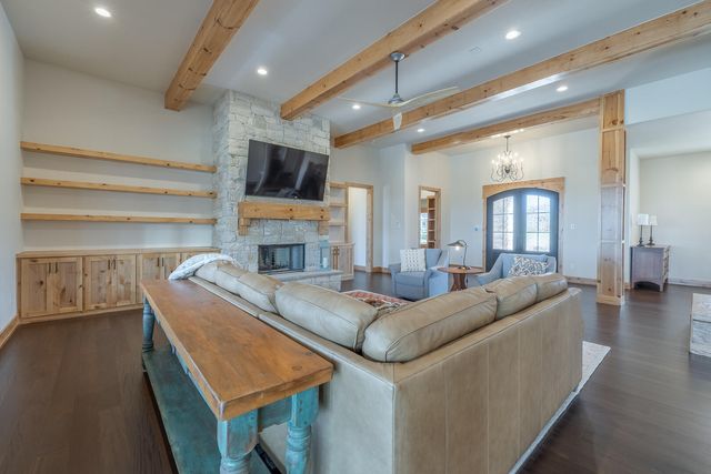 9018 County Rd 6850, Lubbock, TX 79407