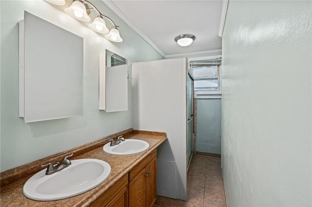 530 Carothers Ave, Carnegie, PA 15106