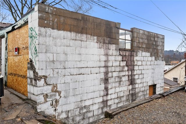 530 Carothers Ave, Carnegie, PA 15106