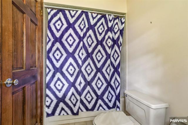10 Wood Hollow Trail, Upper Saddle River, NJ 07458