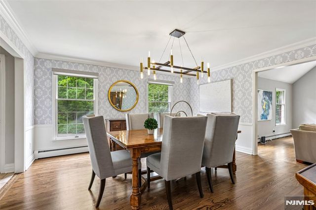 10 Wood Hollow Trail, Upper Saddle River, NJ 07458