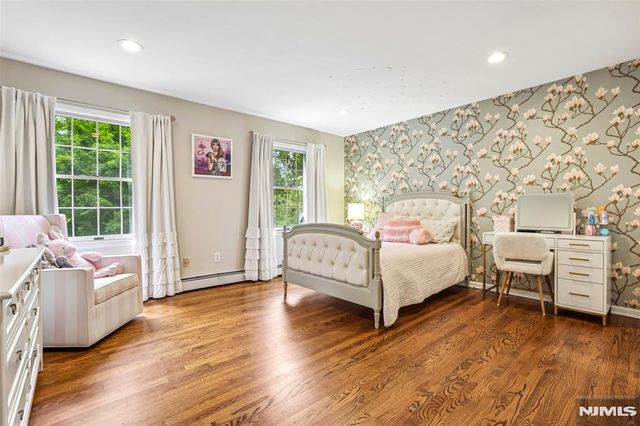 10 Wood Hollow Trail, Upper Saddle River, NJ 07458