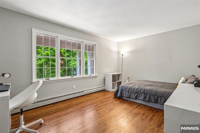 10 Wood Hollow Trail, Upper Saddle River, NJ 07458