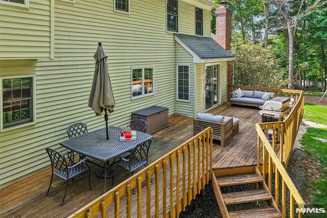 10 Wood Hollow Trail, Upper Saddle River, NJ 07458