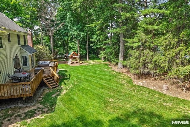 10 Wood Hollow Trail, Upper Saddle River, NJ 07458