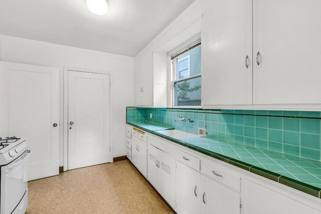 476 42nd Street, Oakland, CA 94609