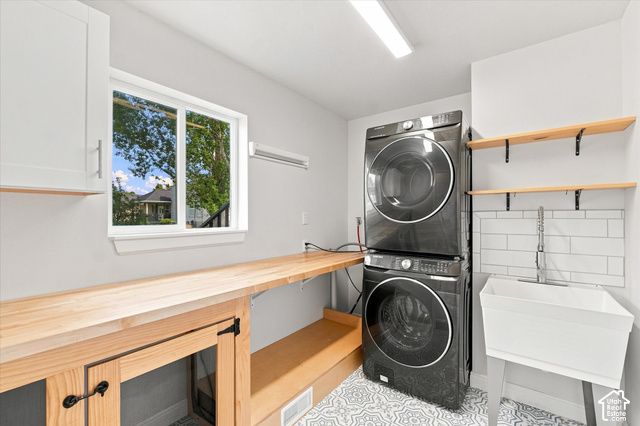 5954 W CANTERBURY PARK CIR, Highland, UT 84003