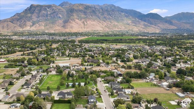 5954 W CANTERBURY PARK CIR, Highland, UT 84003