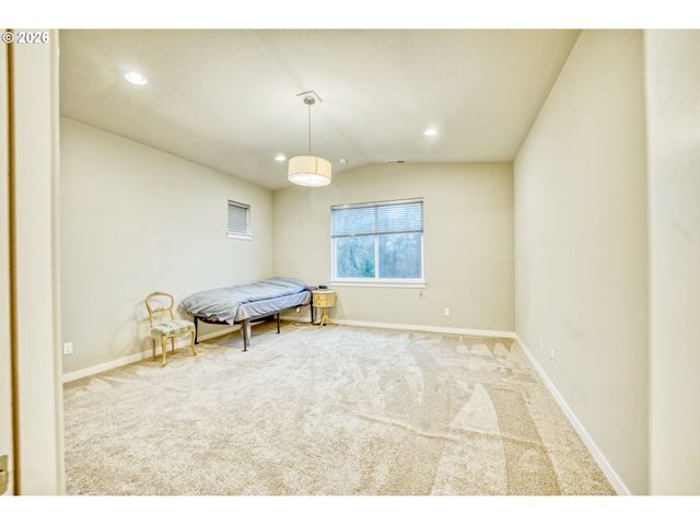 722 Nw PEBBLESTONE Ln, Beaverton, OR 97006