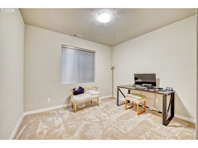 722 Nw PEBBLESTONE Ln, Beaverton, OR 97006