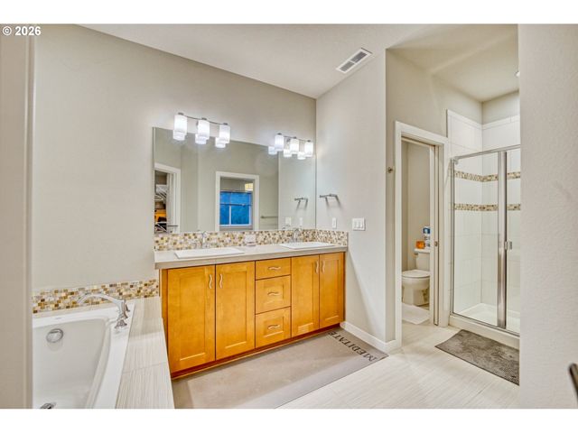 722 Nw PEBBLESTONE Ln, Beaverton, OR 97006