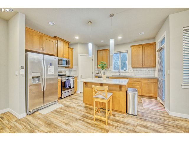 722 Nw PEBBLESTONE Ln, Beaverton, OR 97006