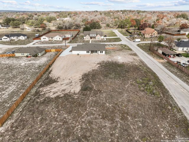 70 Log Cabin Way, Poteet, TX 78065