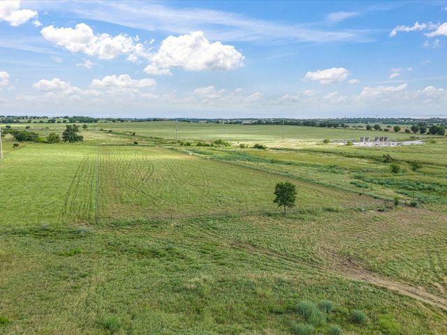 6600 Woodard Avenue, Cleburne, TX 76033