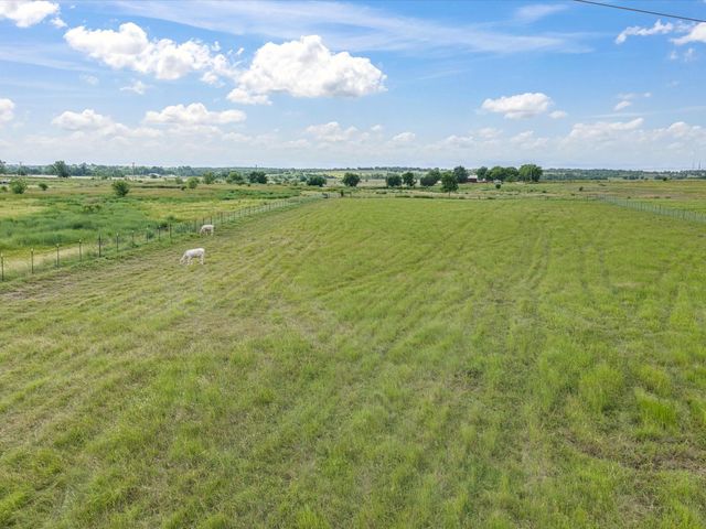 6600 Woodard Avenue, Cleburne, TX 76033
