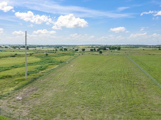 6600 Woodard Avenue, Cleburne, TX 76033
