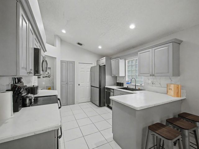 1971 Oak Berry Circle, Wellington, FL 33414