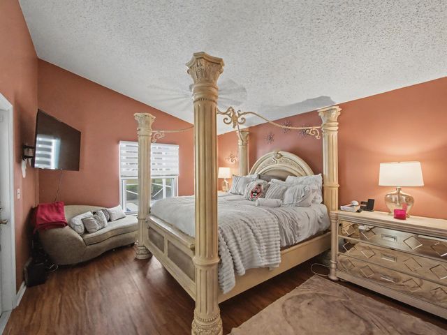 1971 Oak Berry Circle, Wellington, FL 33414