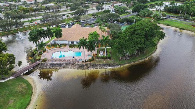 1971 Oak Berry Circle, Wellington, FL 33414