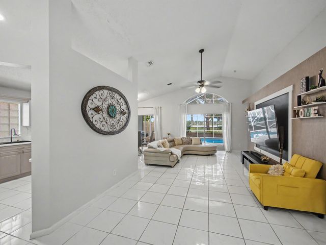 1971 Oak Berry Circle, Wellington, FL 33414