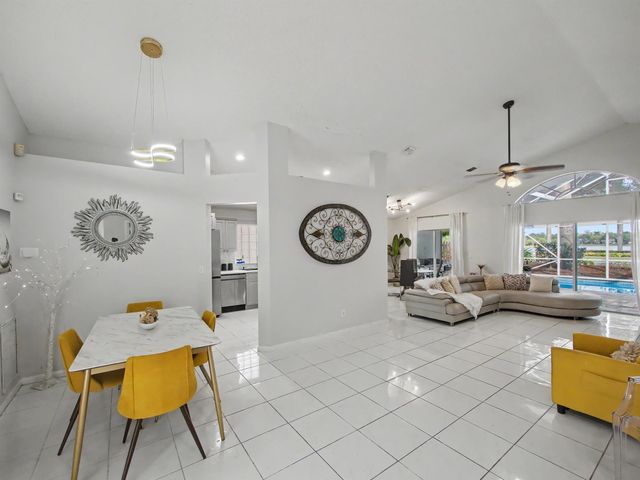 1971 Oak Berry Circle, Wellington, FL 33414